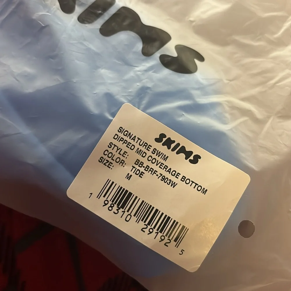 SKIMS Signature Swim Dipped‎ Mid Coverage Bottom